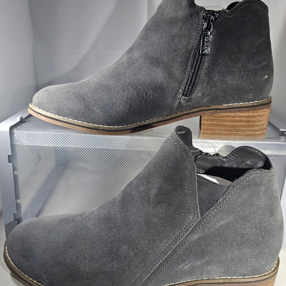 Blondo Womens Grey Suede Waterproof Ankle Boots With Side Zipper Size 10M